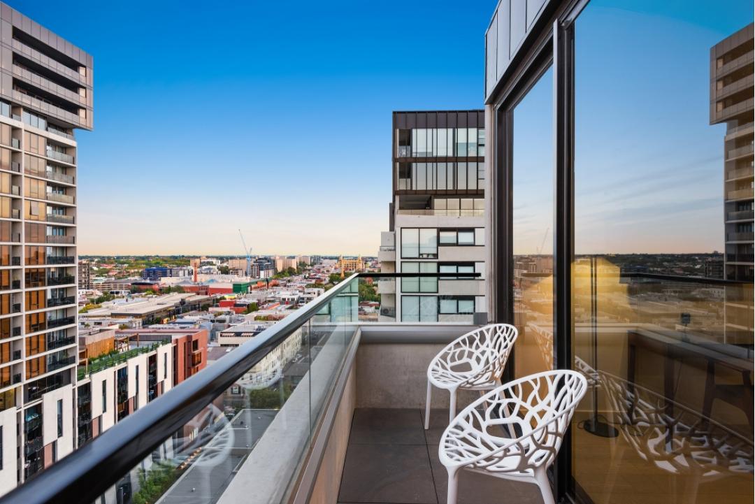 District Apartment Hotels South Yarra 3 Bedroom Deluxe Apartment